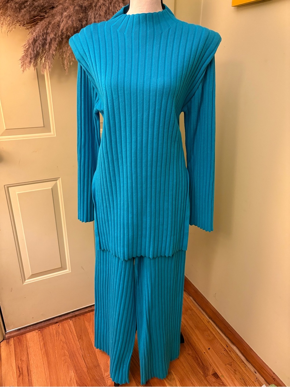 DRESSED IN LALA New Era Luxe Knit Set size M